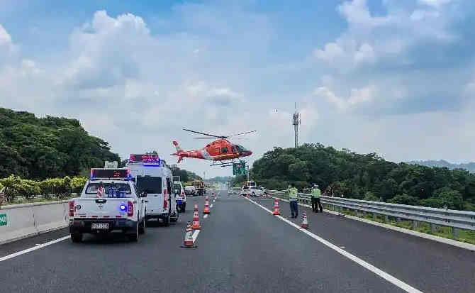 鹤庆高速公路汽车救援案例