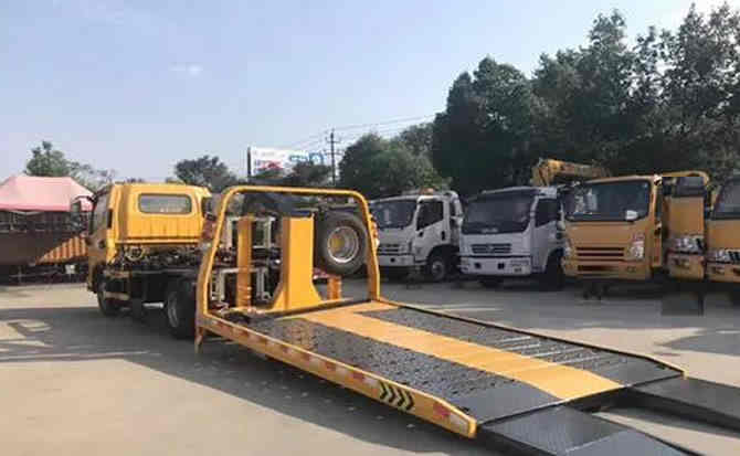 鹤庆汽车中途维修案例