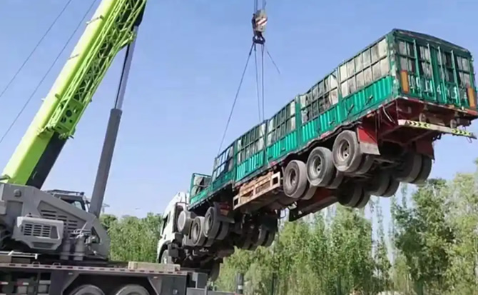 鹤庆道路脱困救援案例